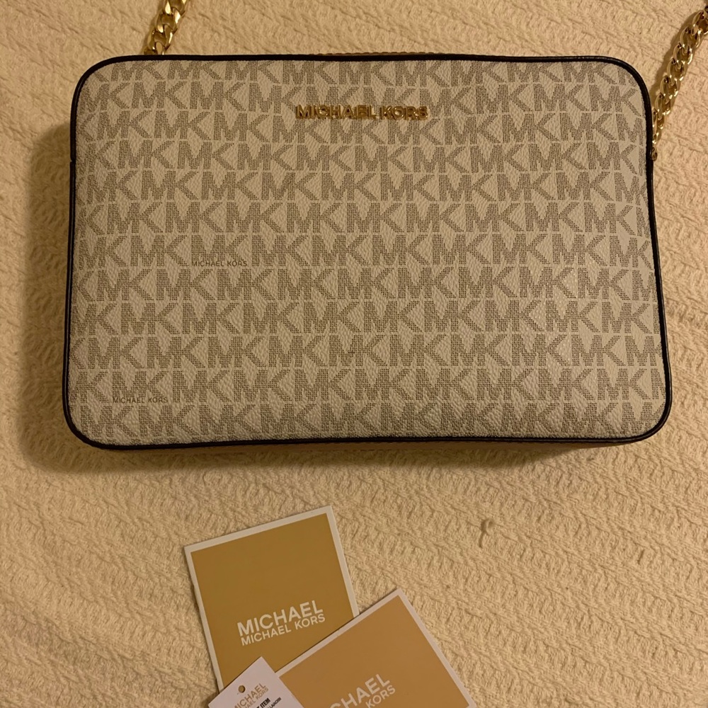 Michael Kors Jet Set crossbody bag